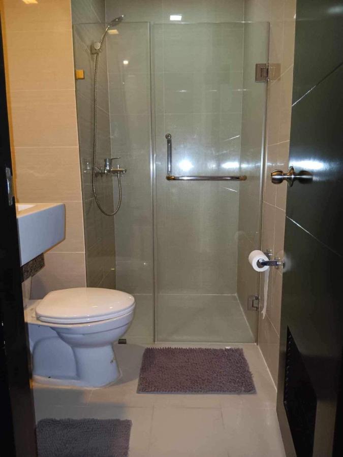 Studio Condo Building 81 Newport Boulevard Manilla Buitenkant foto