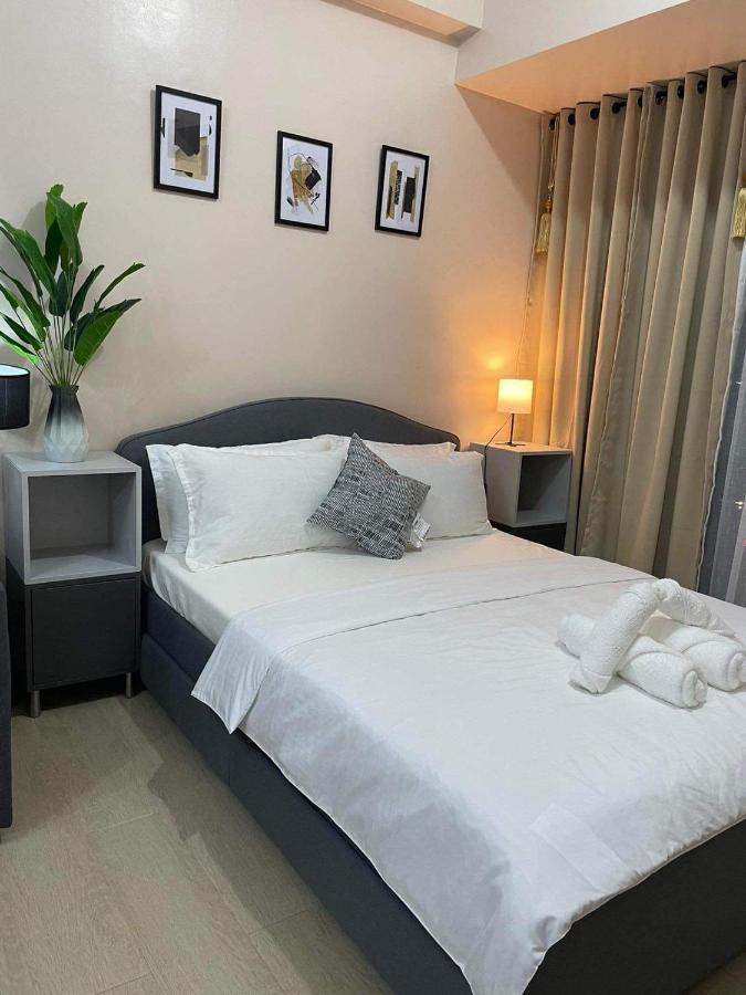 Studio Condo Building 81 Newport Boulevard Manilla Buitenkant foto
