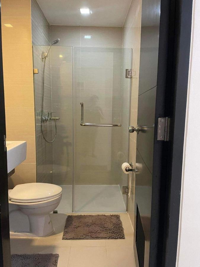 Studio Condo Building 81 Newport Boulevard Manilla Buitenkant foto